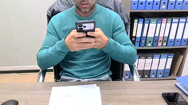 Snapshot of Evasionee chatting on October 30, 2025, 7:54 am Evasionee online show from October 30, 2025, 7:54 am