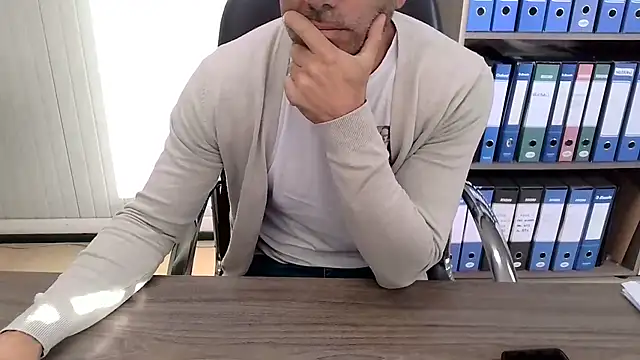 Snapshot of Evasionee chatting on November 3, 2025, 7:20 am Evasionee online show from November 3, 2025, 7:20 am