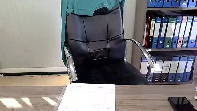 Snapshot of Evasionee chatting on November 4, 2025, 7:40 am Evasionee online show from November 4, 2025, 7:40 am