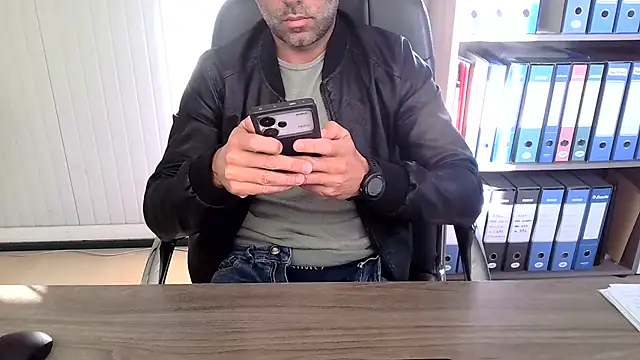 Snapshot of Evasionee chatting on November 7, 2025, 7:30 am Evasionee online show from November 7, 2025, 7:30 am