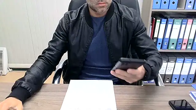 Snapshot of Evasionee chatting on November 11, 2025, 7:41 am Evasionee online show from November 11, 2025, 7:41 am