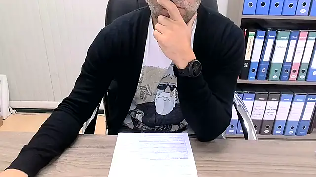 Snapshot of Evasionee chatting on November 17, 2025, 7:36 am Evasionee online show from November 17, 2025, 7:36 am