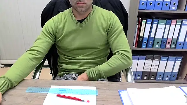 Snapshot of Evasionee chatting on November 25, 2025, 8:25 am Evasionee online show from November 25, 2025, 8:25 am