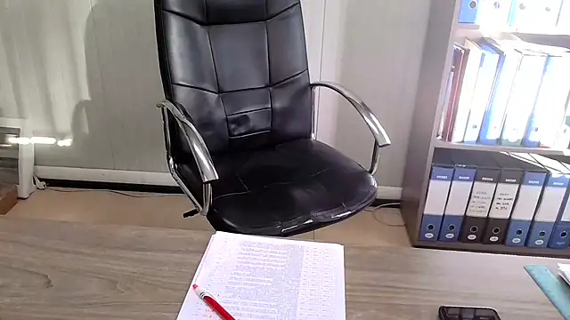 Snapshot of Evasionee chatting on November 27, 2025, 8:05 am Evasionee online show from November 27, 2025, 8:05 am