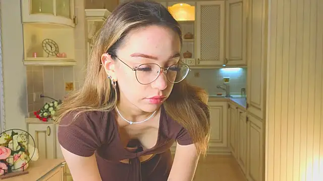 DeiraCharson online show from November 9, 2025, 3:05 am