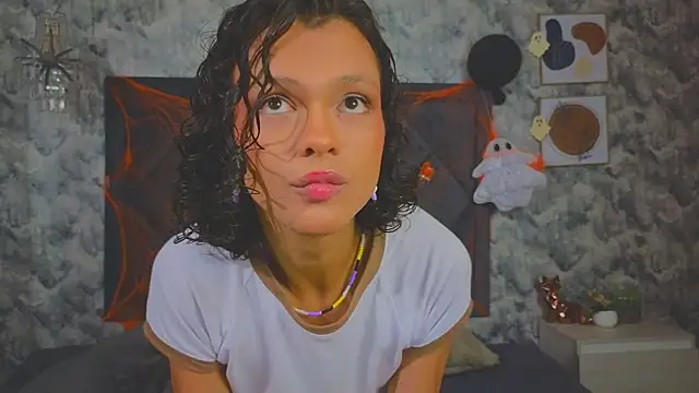 Snapshot of Indi_rave chatting on October 27, 2025, 1:37 pm Indi rave online show from October 27, 2025, 1:37 pm