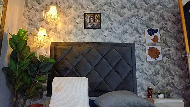 Snapshot of Indi_rave chatting on November 14, 2025, 1:32 pm Indi rave online show from November 14, 2025, 1:32 pm