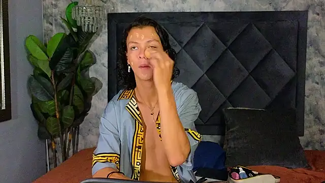 Snapshot of Indi_rave chatting on November 22, 2025, 1:43 pm Indi rave online show from November 22, 2025, 1:43 pm