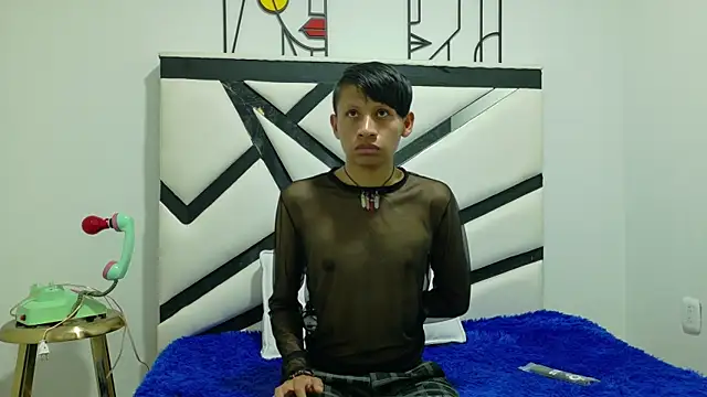 Snapshot of ALEXANDRO_BOVER chatting on October 30, 2025, 7:36 pm ALEXANDRO BOVER online show from October 30, 2025, 7:36 pm