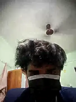 Snapshot of kriZ08 chatting on October 27, 2025, 11:14 am kriZ08 online show from October 27, 2025, 11:14 am