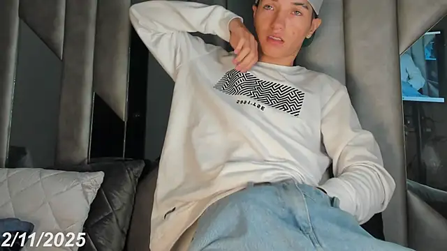 Snapshot of Dallen_Grant chatting on November 2, 2025, 12:40 pm Dallen Grant online show from November 2, 2025, 12:40 pm