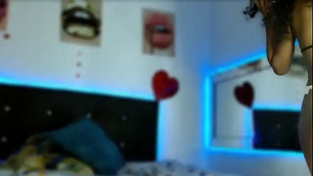 Snapshot of antonella_pink2 chatting on November 13, 2025, 3:55 pm antonella pink2 online show from November 13, 2025, 3:55 pm