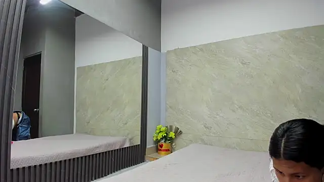 Snapshot of Sarahh-19 chatting on November 7, 2025, 11:54 am Sarahh-19 online show from November 7, 2025, 11:54 am