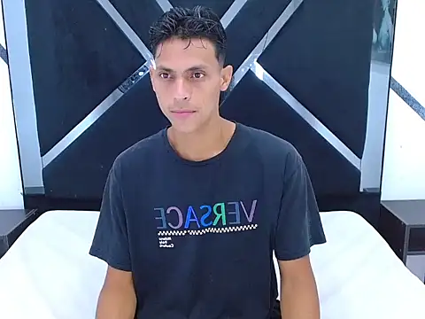 wiltom  online show from October 28, 2025, 12:09 pm