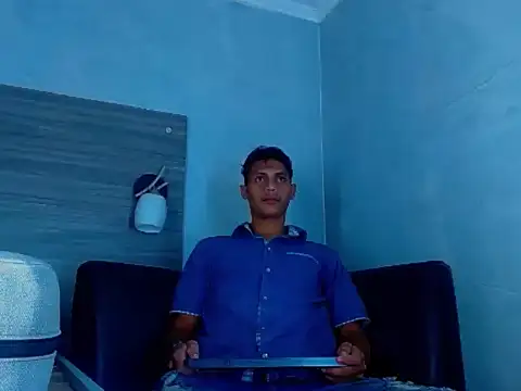 wiltom  online show from November 18, 2025, 3:34 am