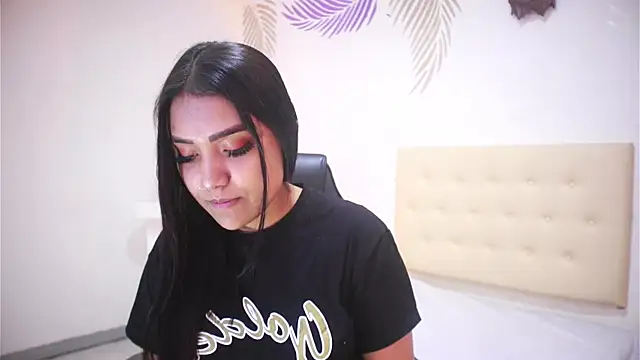 Snapshot of Isabelle_Lane chatting on December 2, 2025, 12:32 pm Isabelle Lane online show from December 2, 2025, 12:32 pm