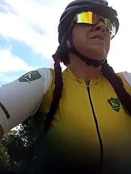 Snapshot of LAPOTRA_04 chatting on November 22, 2025, 9:14 pm LAPOTRA 04 online show from November 22, 2025, 9:14 pm