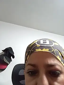 Snapshot of LAPOTRA_04 chatting on November 24, 2025, 2:17 pm LAPOTRA 04 online show from November 24, 2025, 2:17 pm