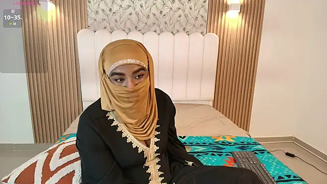 Snapshot of Lina_arabiann chatting on December 1, 2025, 12:32 pm Lina arabiann online show from December 1, 2025, 12:32 pm