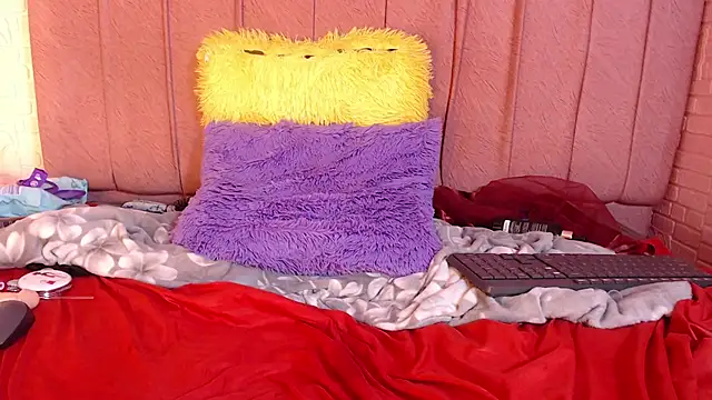 Snapshot of marceline_cutte chatting on December 14, 2025, 11:31 pm marceline cutte online show from December 14, 2025, 11:31 pm