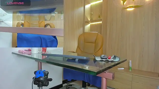 Snapshot of laliItaclark chatting on November 15, 2025, 11:51 am laliItaclark online show from November 15, 2025, 11:51 am