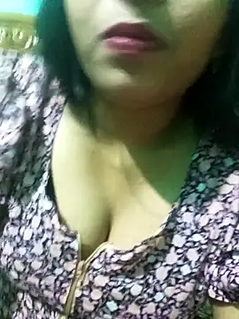 Snapshot of Chadni19 chatting on December 17, 2025, 11:38 am Chadni19 online show from December 17, 2025, 11:38 am