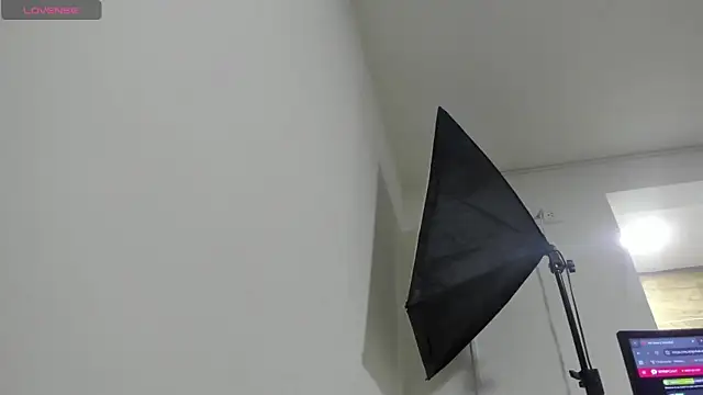 anastasia cortez  online show from November 15, 2025, 2:31 am