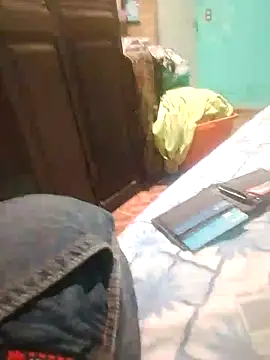 crazyyela online show from October 25, 2025, 3:47 am