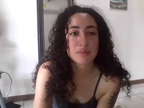 Snapshot of eleganceafterdark chatting on October 26, 2025, 2:01 pm eleganceafterdark online show from October 26, 2025, 2:01 pm