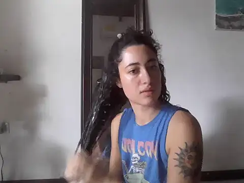 eleganceafterdark online show from October 29, 2025, 3:03 pm