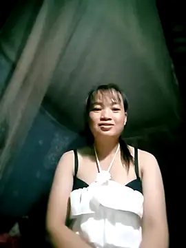 Snapshot of Noelle-e chatting on November 1, 2025, 12:07 pm Noelle-e online show from November 1, 2025, 12:07 pm