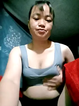 Snapshot of Noelle-e chatting on November 2, 2025, 10:01 pm Noelle-e online show from November 2, 2025, 10:01 pm