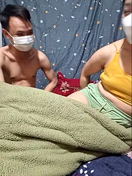 Snapshot of Phoena-a chatting on December 14, 2025, 12:32 pm Phoena-a online show from December 14, 2025, 12:32 pm