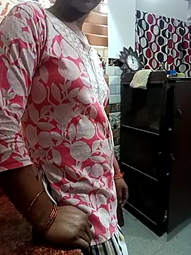 Snapshot of Janvi_kapor chatting on October 30, 2025, 6:26 am Janvi kapor online show from October 30, 2025, 6:26 am