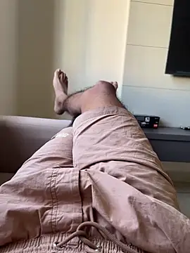 bitujd98 online show from November 9, 2025, 7:06 am