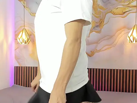 Snapshot of SamLopez1 chatting on October 28, 2025, 3:32 am SamLopez1 online show from October 28, 2025, 3:32 am