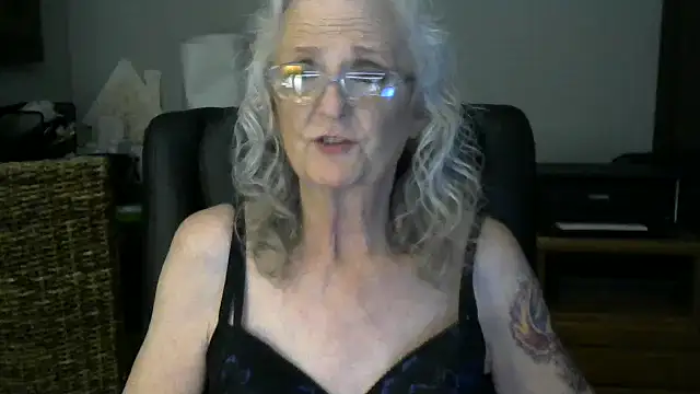 Snapshot of JoleneDelacroix chatting on November 12, 2025, 2:01 am JoleneDelacroix online show from November 12, 2025, 2:01 am