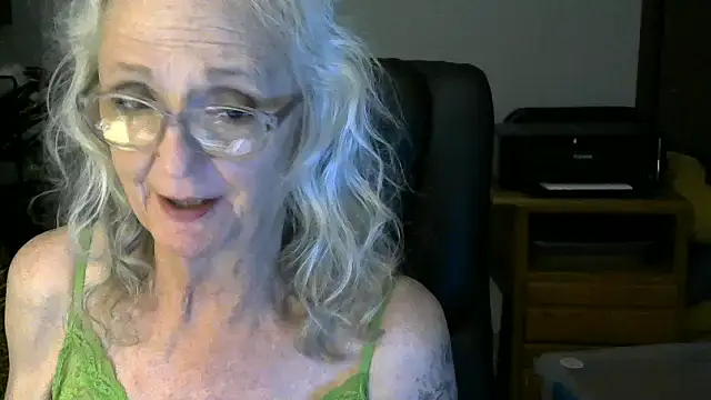 Snapshot of JoleneDelacroix chatting on November 15, 2025, 4:21 am JoleneDelacroix online show from November 15, 2025, 4:21 am