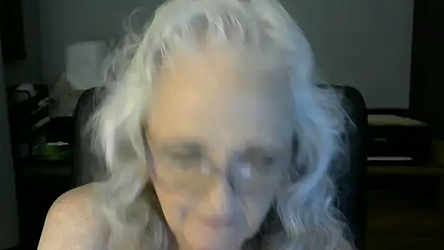 Snapshot of JoleneDelacroix chatting on November 18, 2025, 2:06 am JoleneDelacroix online show from November 18, 2025, 2:06 am