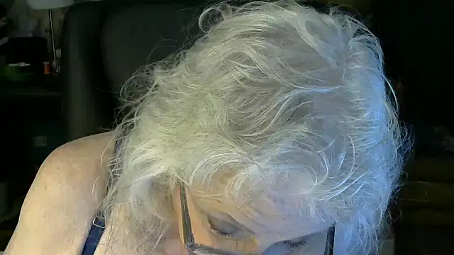 Snapshot of JoleneDelacroix chatting on November 19, 2025, 2:11 am JoleneDelacroix online show from November 19, 2025, 2:11 am