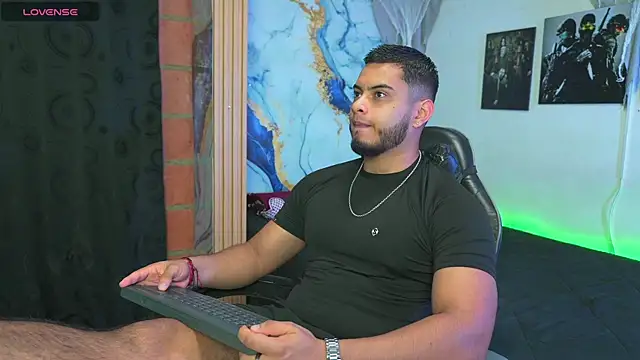 Tiler wolker online show from November 13, 2025, 11:36 pm