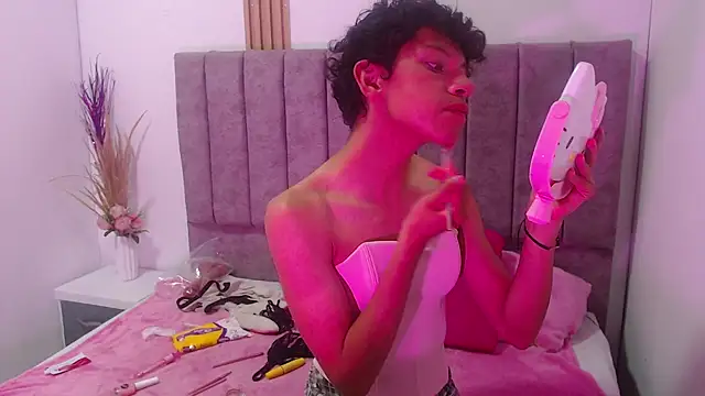 Athenea Zoe online show from October 30, 2025, 8:20 pm