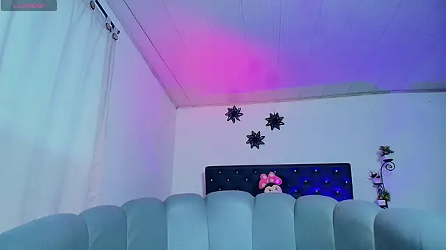 Snapshot of GiannaRoberts chatting on November 30, 2025, 11:36 am GiannaRoberts online show from November 30, 2025, 11:36 am