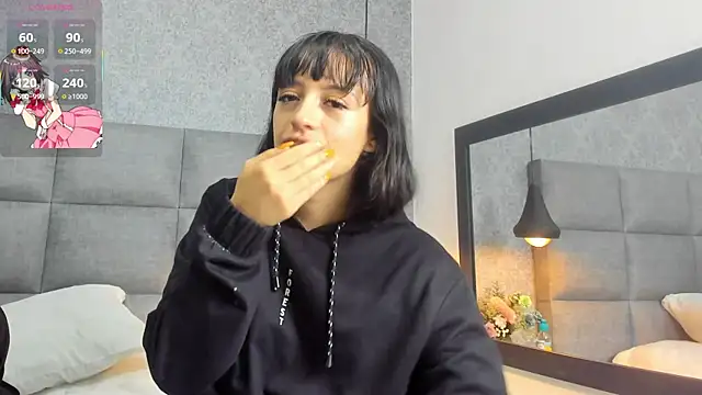 Snapshot of Luna_Bella3 chatting on November 14, 2025, 11:09 am Luna Bella3 online show from November 14, 2025, 11:09 am