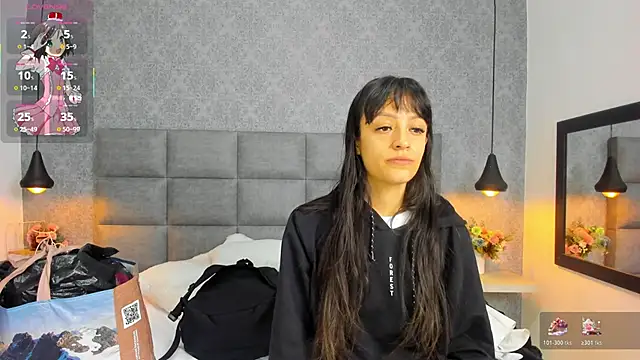 Snapshot of Luna_Bella3 chatting on November 17, 2025, 9:59 am Luna Bella3 online show from November 17, 2025, 9:59 am