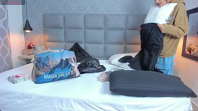 Snapshot of Luna_Bella3 chatting on November 30, 2025, 10:30 am Luna Bella3 online show from November 30, 2025, 10:30 am