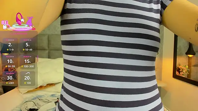 Snapshot of Luna_Bella3 chatting on December 5, 2025, 10:35 am Luna Bella3 online show from December 5, 2025, 10:35 am