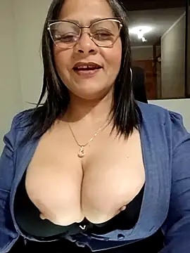 Snapshot of Angie_milf50 chatting on November 8, 2025, 3:18 am Angie milf50 online show from November 8, 2025, 3:18 am
