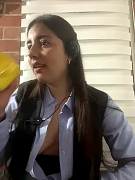 Au-rora online show from December 20, 2025, 6:53 am