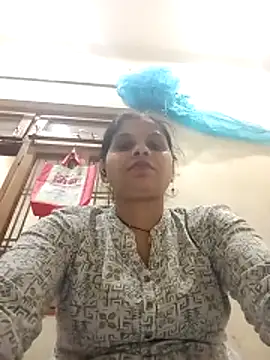 HayatKapoor online show from November 29, 2025, 2:42 pm